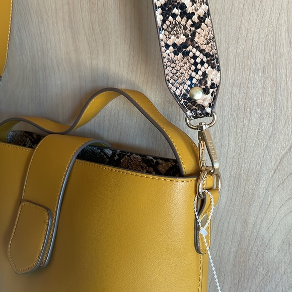 Mersi Bucket Bag Purse Faux Leather Gold Women’s - Picture 5 of 14